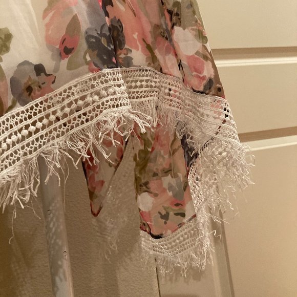 CLEARANCE 2/$10 or 3/$14 Floral Kimono-Style Shawl - Picture 5 of 7